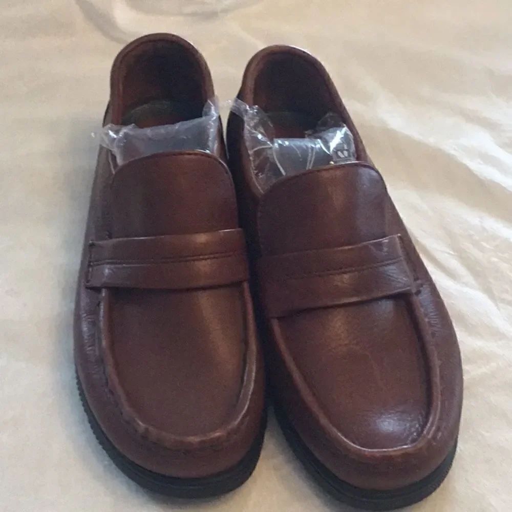 Men’s brown leather loafers in 10M by DEXTER